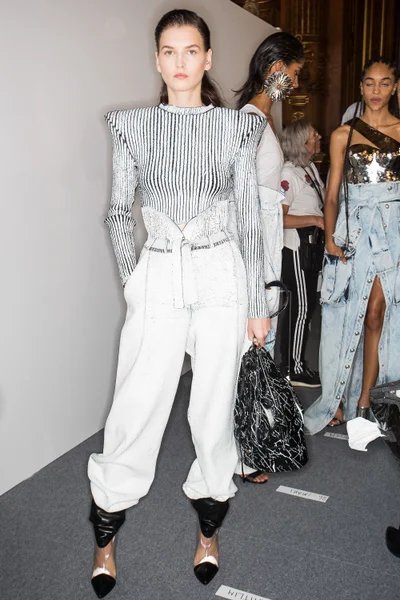 Look 30